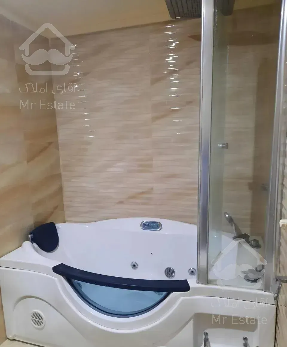 ۲۴۰ متر ۴ خواب . ملاصدرا شیراز شمالی