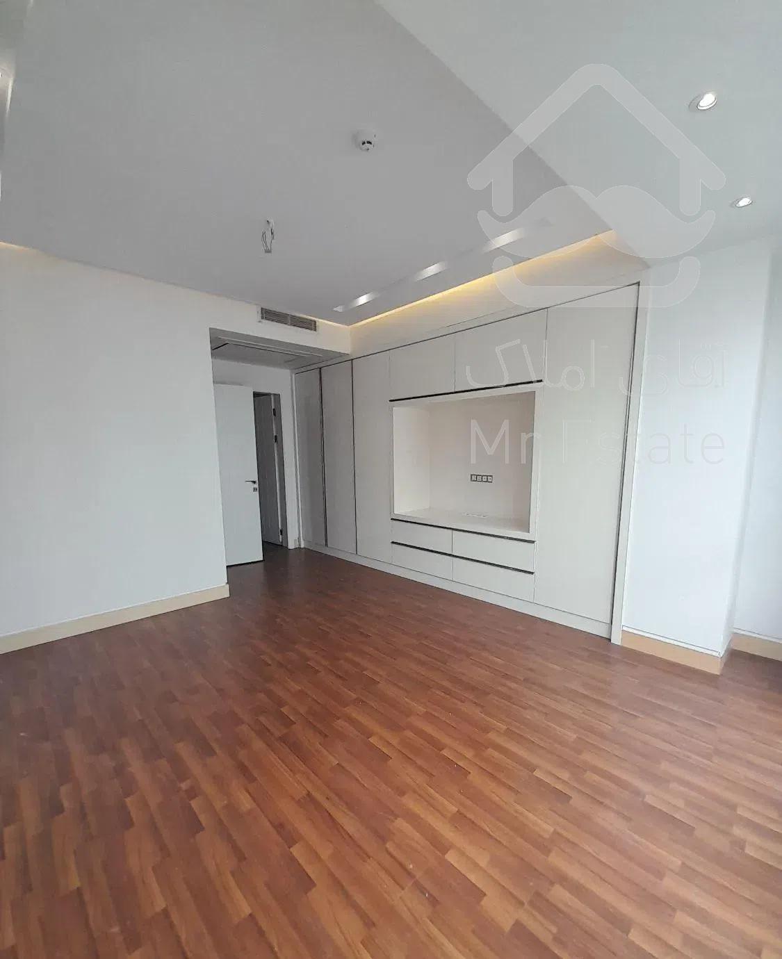 آپارتمان ۲۰۰متر/قلهک/سازه ای فاخر