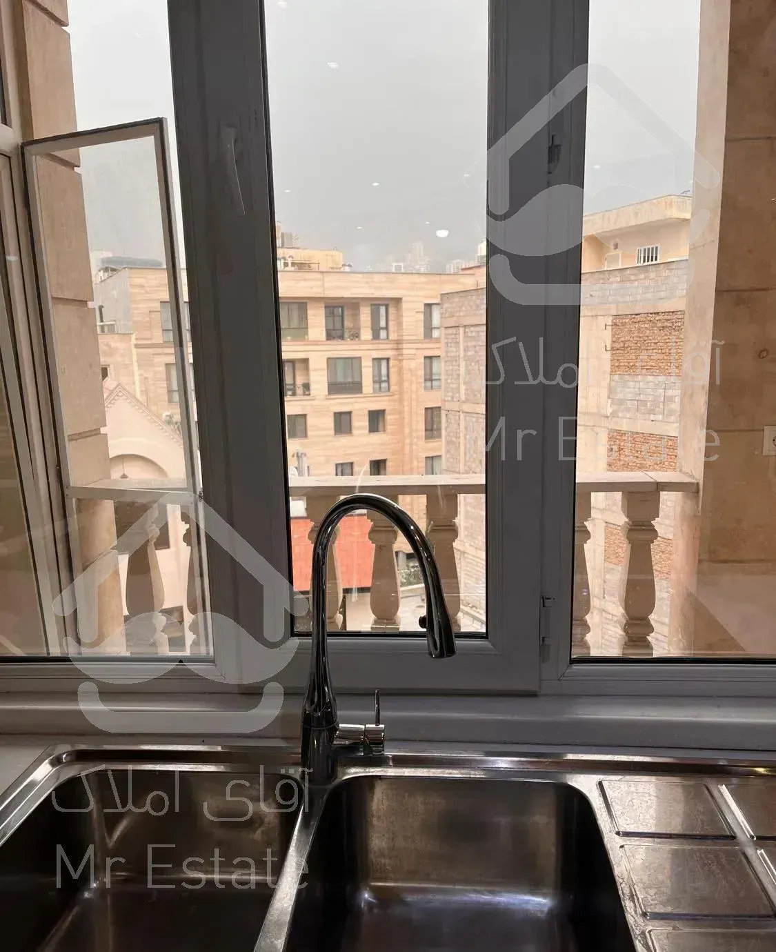 ۱۴۰ متر ۳ خواب  اندرزگو