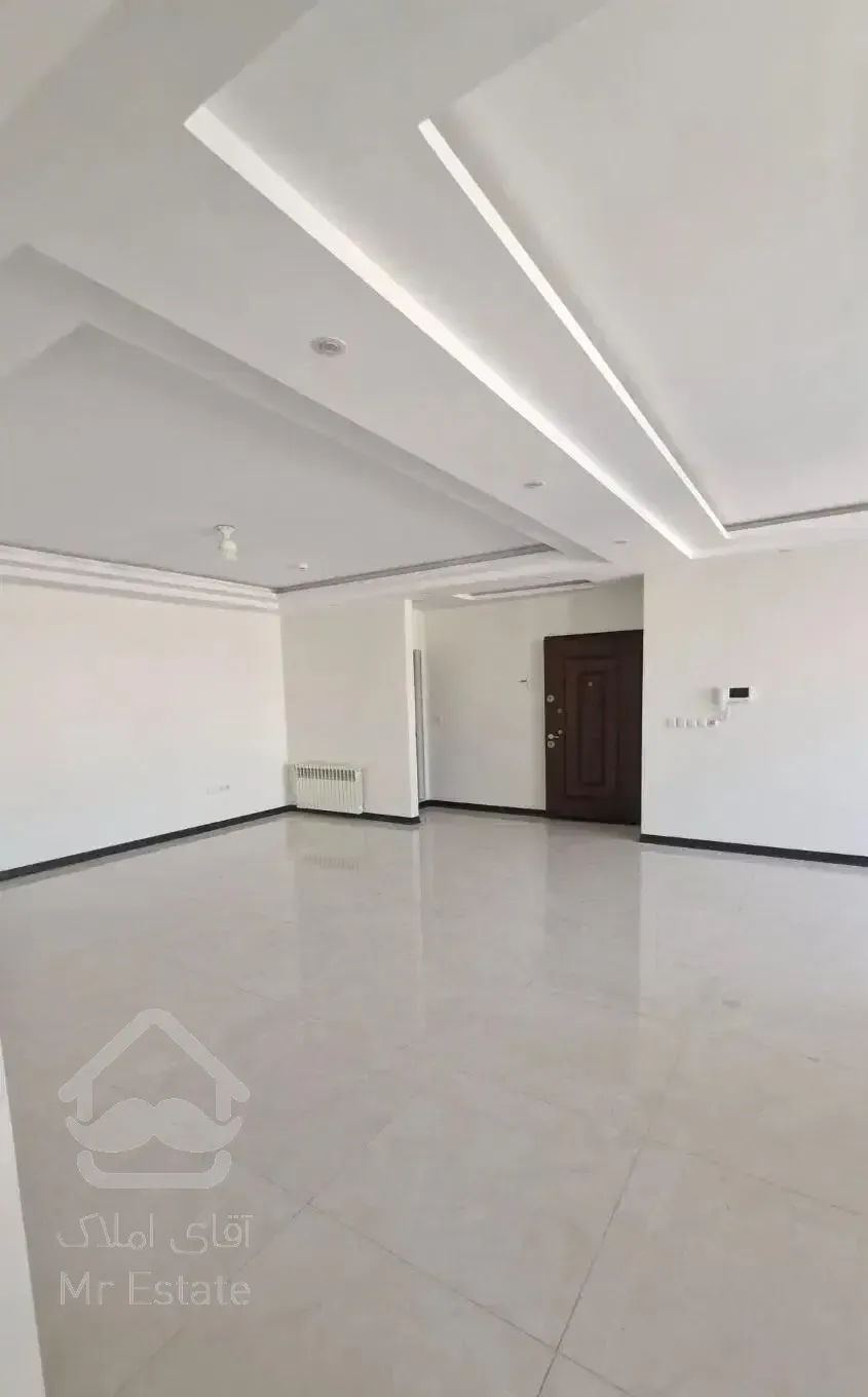 ۱۳۰ متر تکواحدی ۳ خواب ۴ ساله