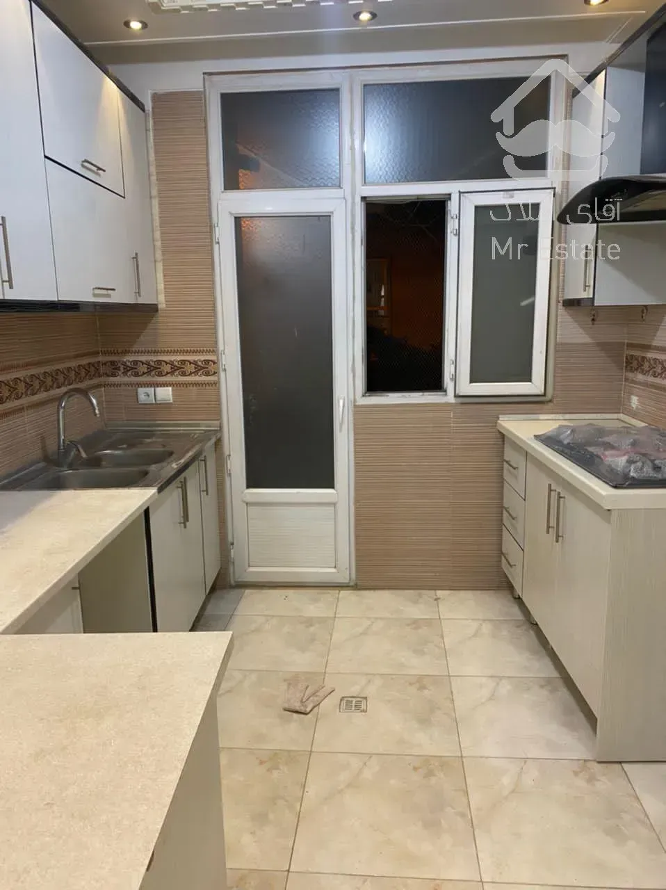 آپارتمان ۶۳ متری تک خواب فول امکانات سال ساخت ۱۳۹۳