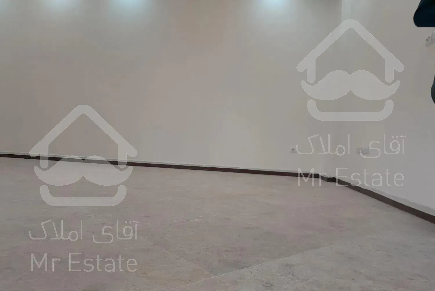 ونک ۹۵ متر دو خوابه  زیبا