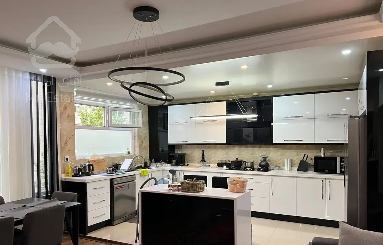 ۱۰۰ متر طبقه ۱۷ ازگل با سند تک‌برگ