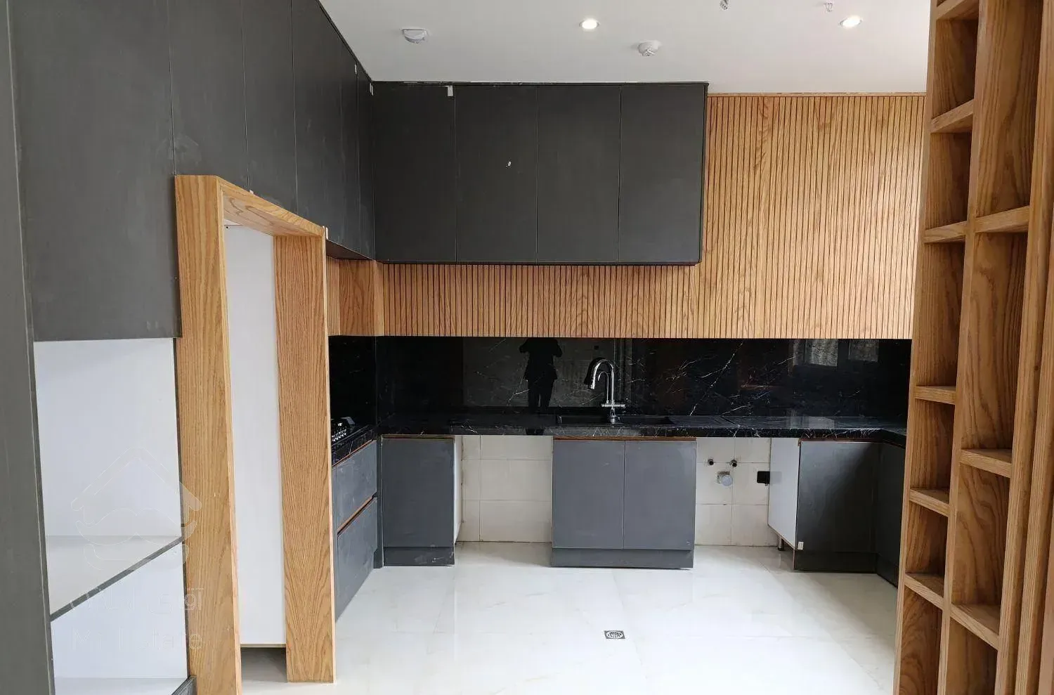 150متری شمالی/تک واحدی/حاشیه خ امام رضا (ع)