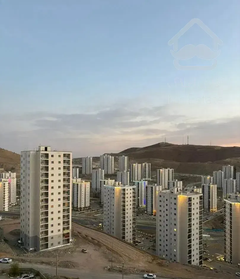 آپارتمان طبقه۱۰جنوبی پردیس فاز۱۱ لواسان