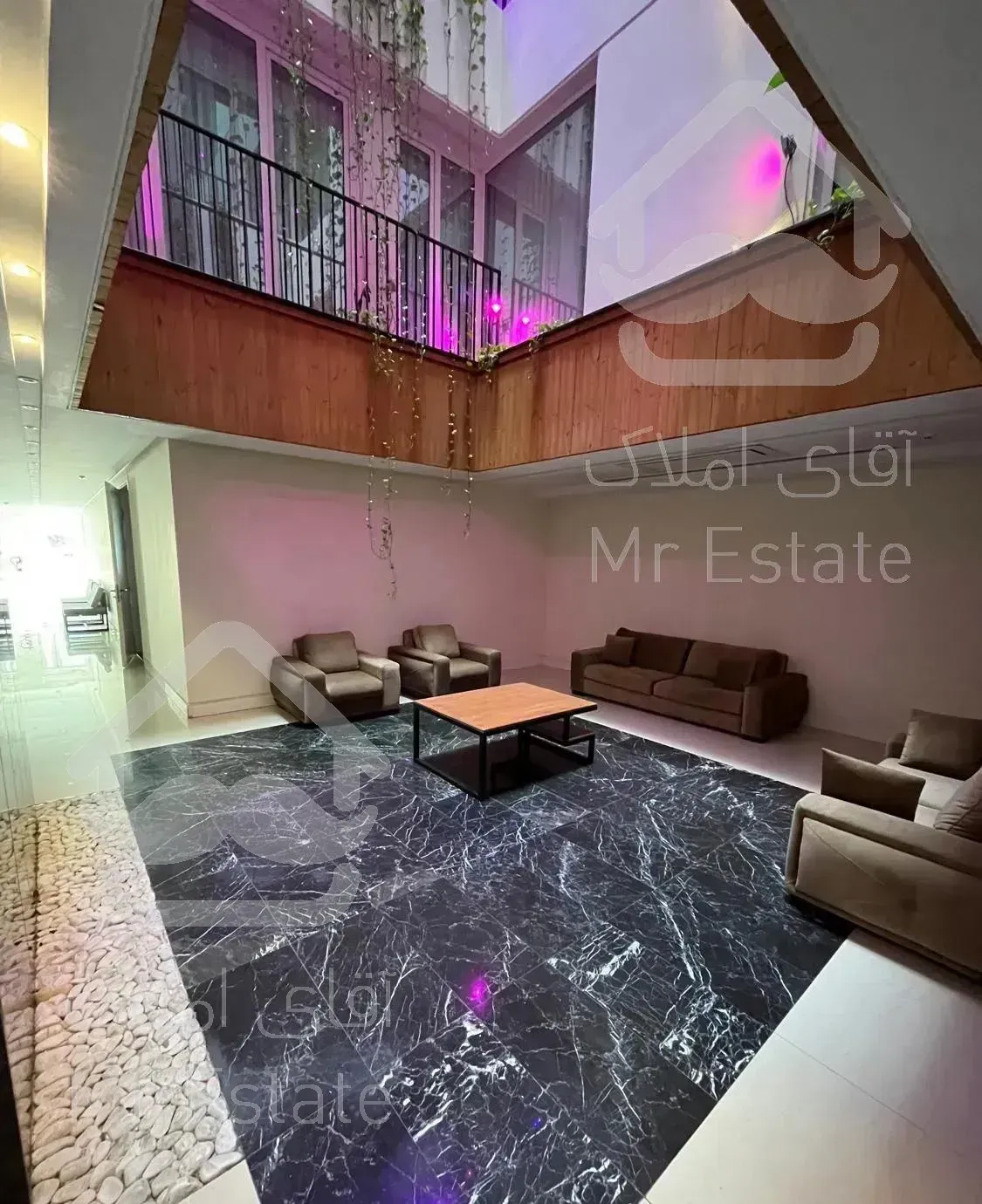 آپارتمان ۲۱۰متری