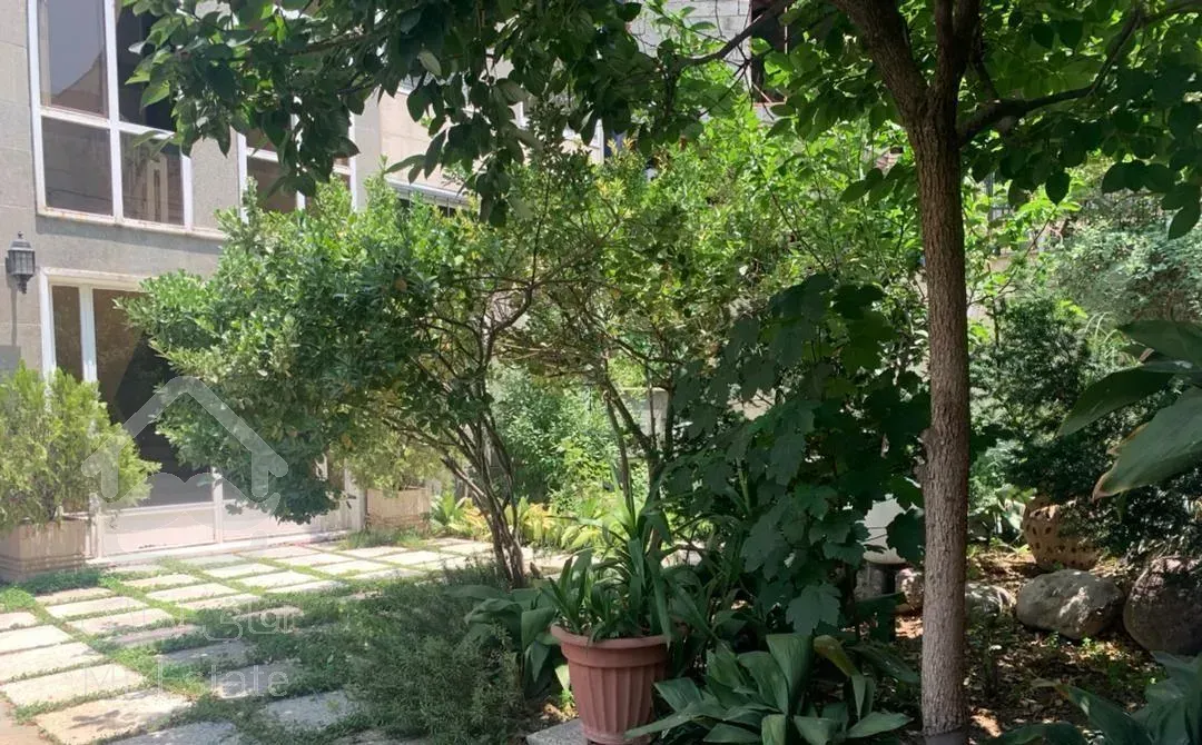 ۱۱۸ متر ۲ خوابه/رو به حیاط