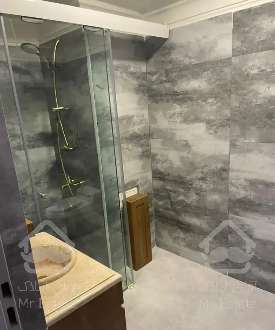 ۱۵۸ متر فول باسازی شده دارای ۲ پارکینگ