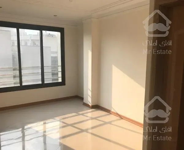 اندرزگو ۱۳۶متر آپارتمان با موقعیت‌اداری