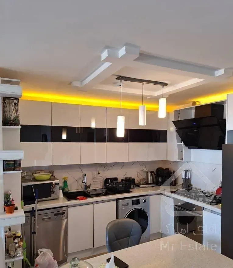 ۹۰ متر ۲ خواب  میدان فاطمی  تابلو خور طبقه ۳ فول