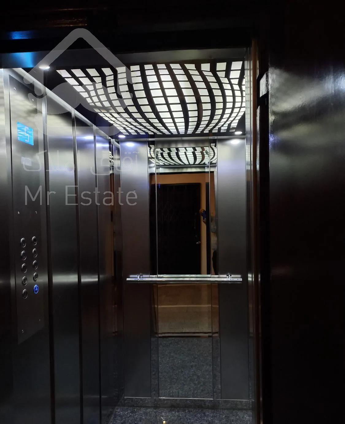 آپارتمان ۱۳۰ متری فقط مناسب سرمایه گذاری