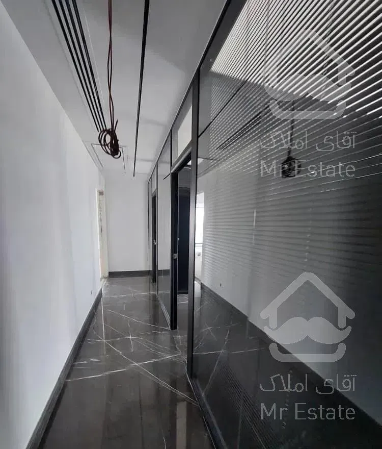 هوم آفیس لکسون،نشانه ظهور ،۱۳۵ متر دید کامل دریاچه