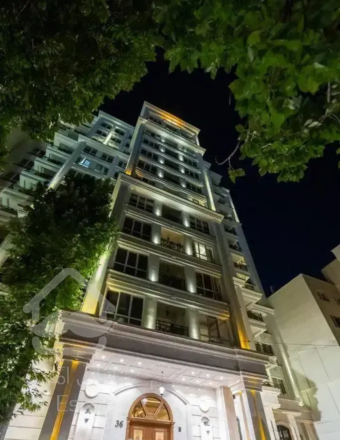 ۱۳۷ متر / ۳ خواب / کم واحد / سند آماده