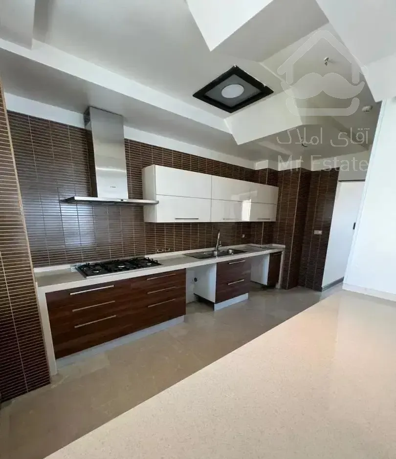 برج باغ ۱۶۰متری/نیاوران/۲پارکینگ/تراس قابل چیدمان