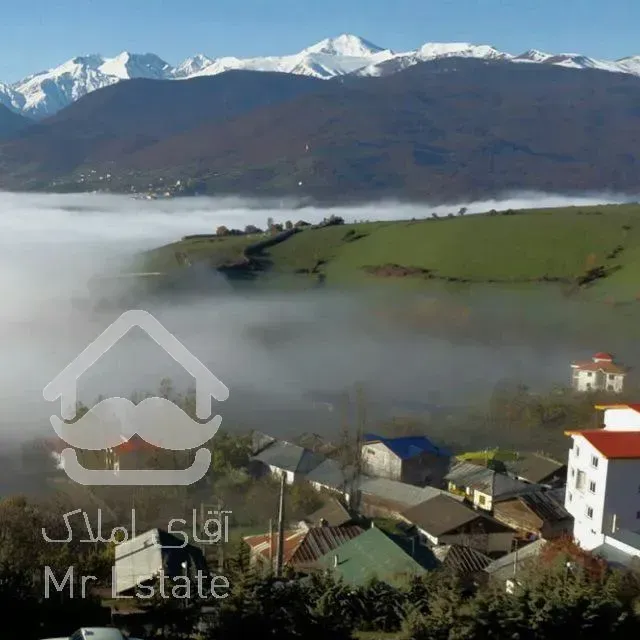 زمین با منظره ابدی داخل بافت کلاردشت