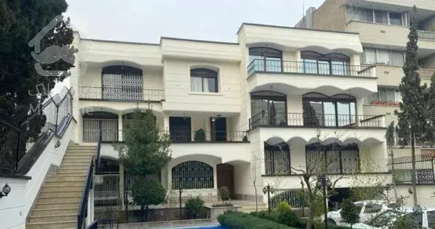 نفت ۳۰۰ متر ۳ پارکینگ ۱۴۰ متر قدرالسهم