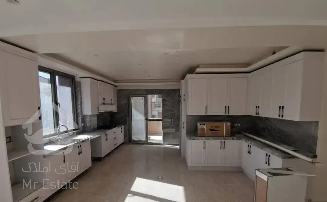 نیاوران / فرمانیه / ۲۰۵ م ۳ خواب/ ۲ پارکینگ