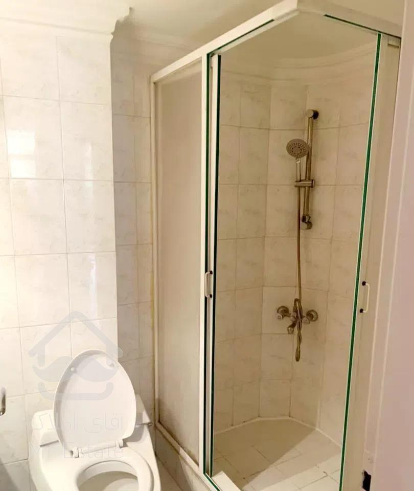 آپارتمان۸۰متر۲خواب(نورگیر مناسب)