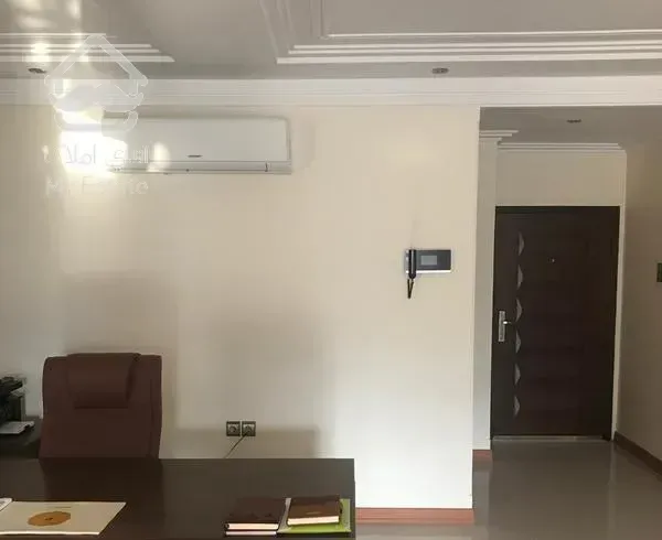 اندرزگو ۱۳۶متر آپارتمان با موقعیت‌اداری