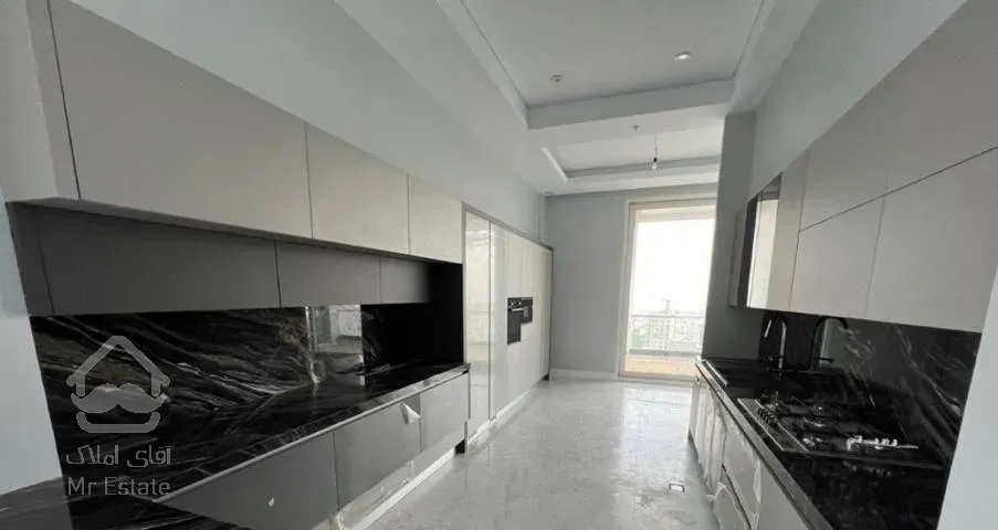 آگهی صوری ارائه نمی شود.۲۲۰مترنوساز-استخر،روف