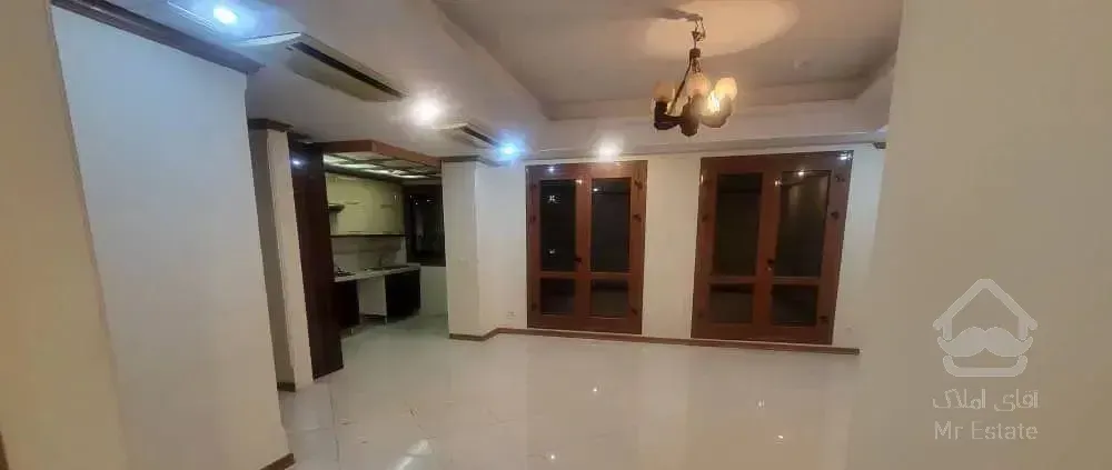 ۱۴۰ متر ۳ خوابه بدون مشابه ایرانمال دریاچه چیتگر