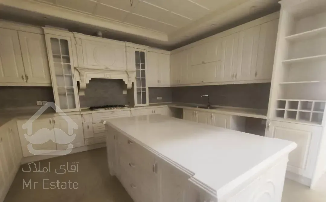 پاسداران/۱۸۵متر 3خواب/تک واحدی/۲پارکینگ سندی