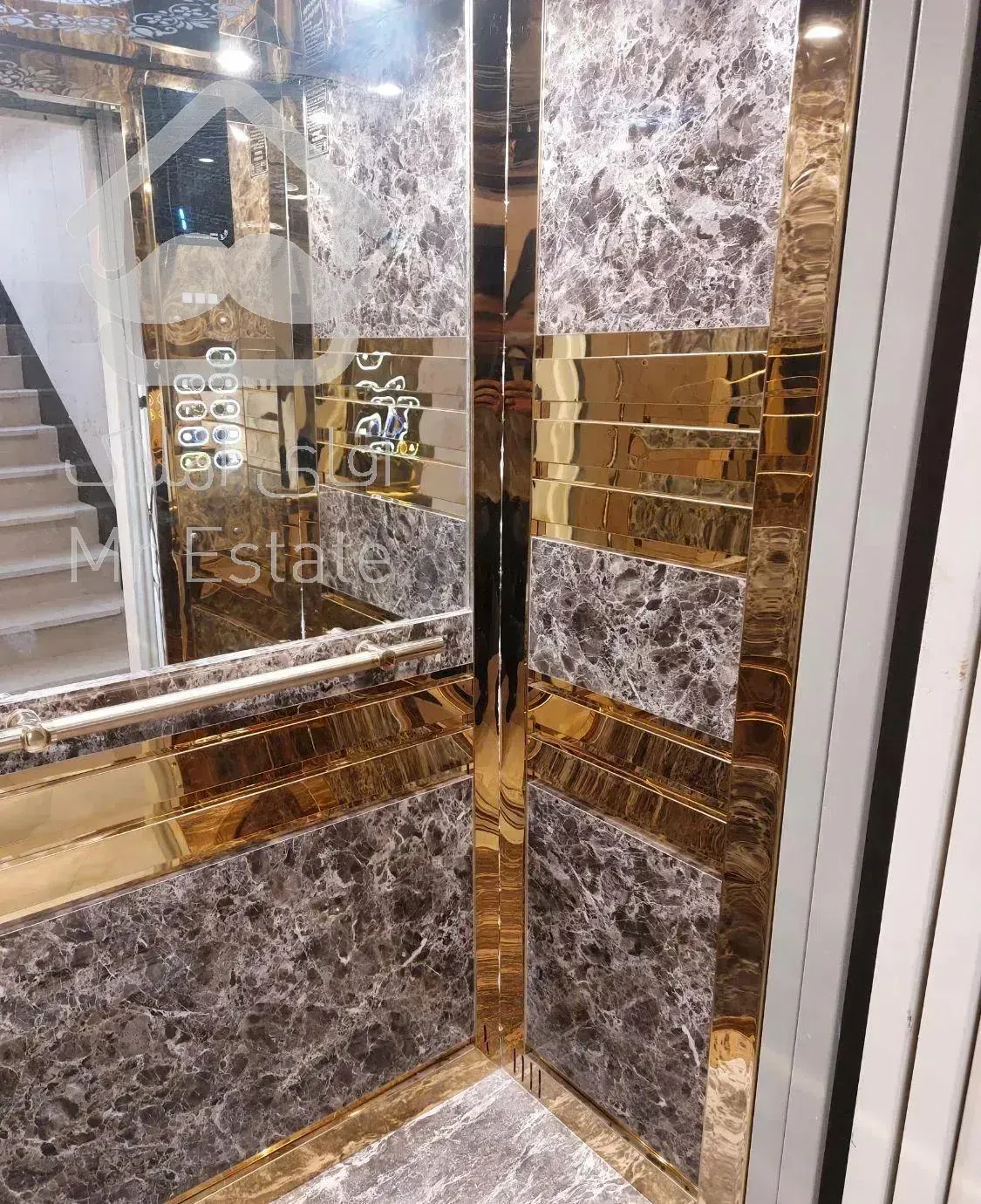 آپارتمان ۸۰ متری تک واحدی و نوساز و کلید نخورده.