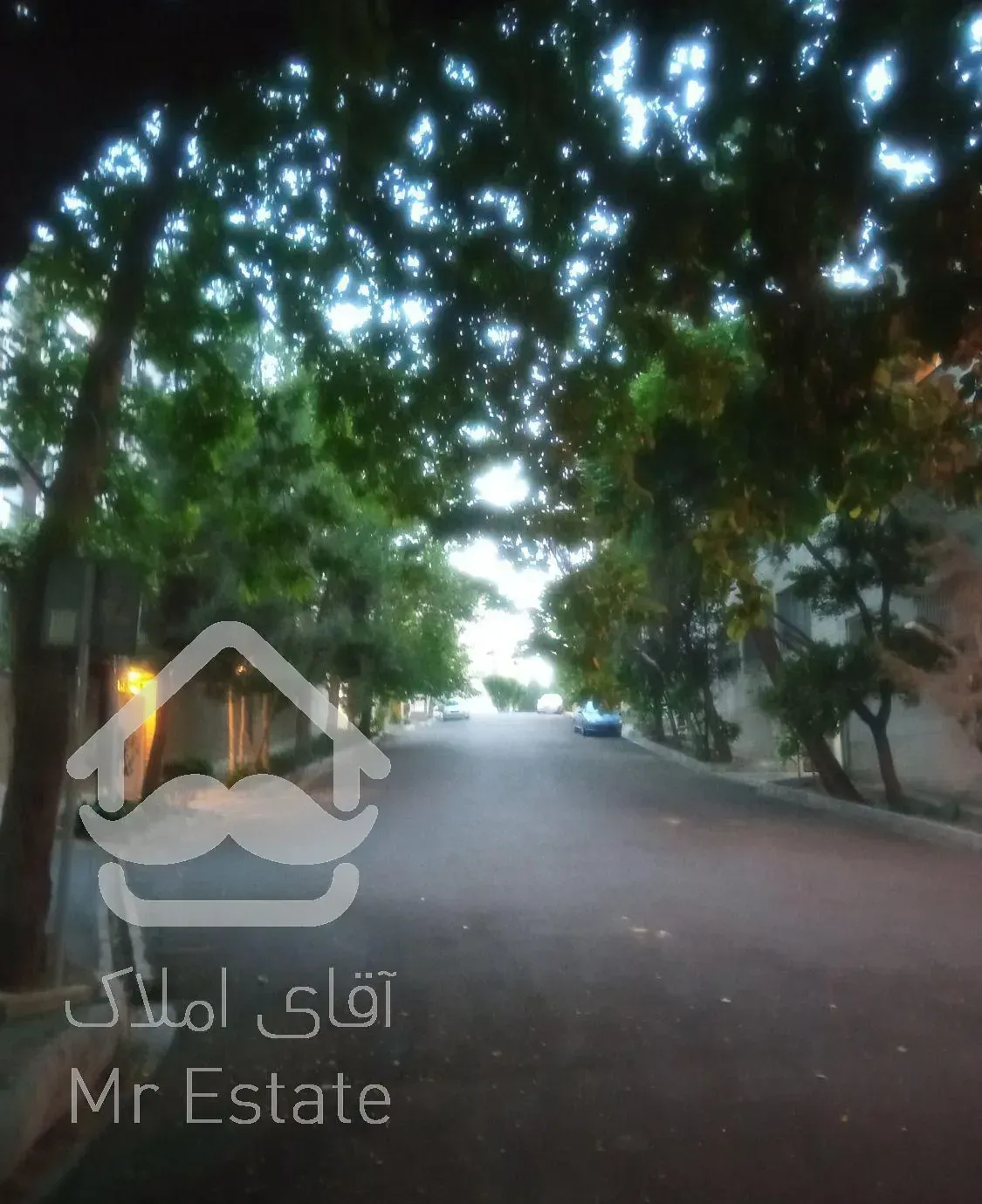 میدان ونک توانیر شمالی 190متر نوساز طبقه اول