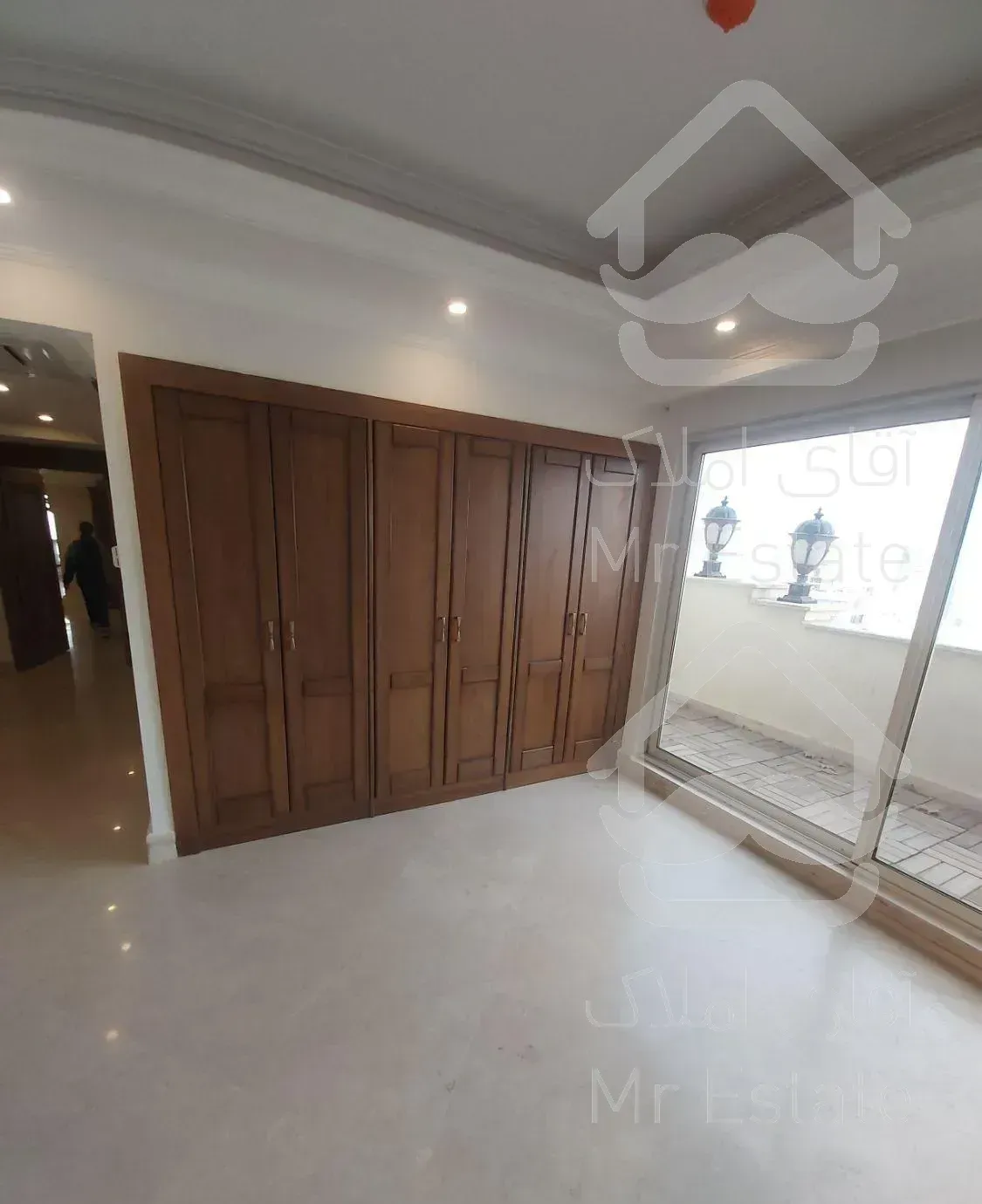 برج باغ ۴۵۰ متر ۴خواب طبقه ۱۴ سوئیت دارفول فرمانیه