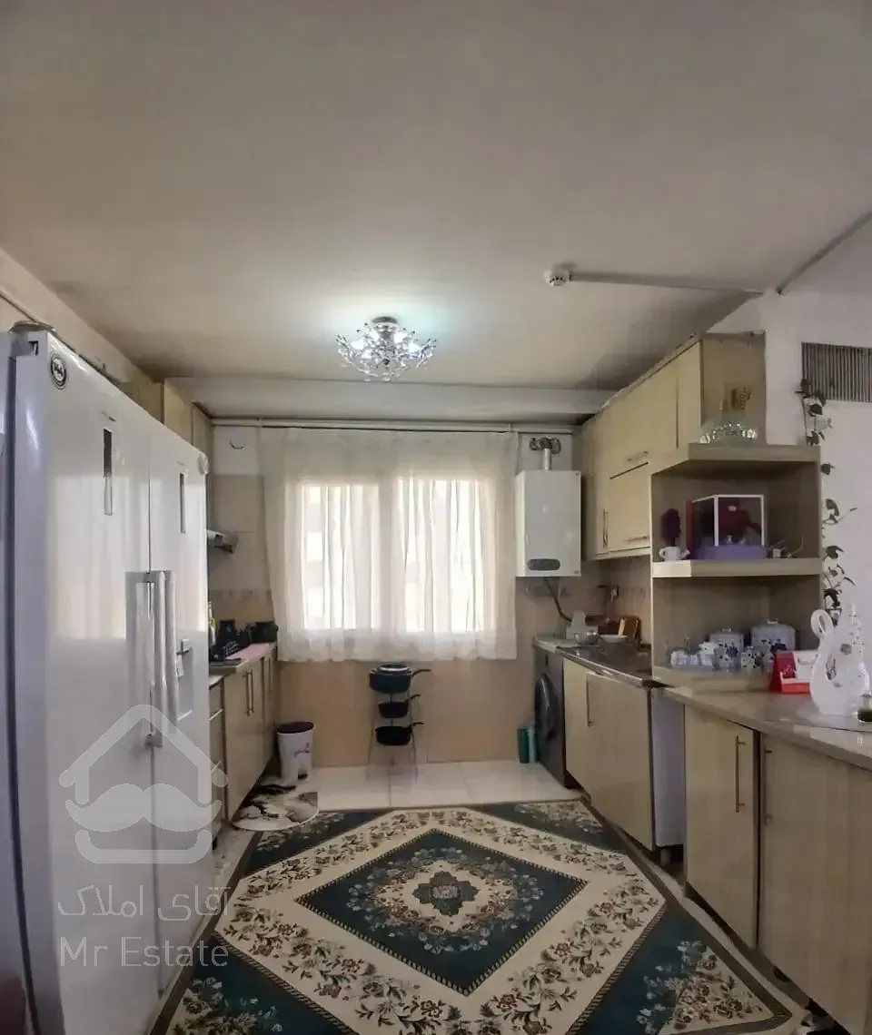 دو خواب/غرق نور/خوش قیمت/پارکینگ دار/قایمیه