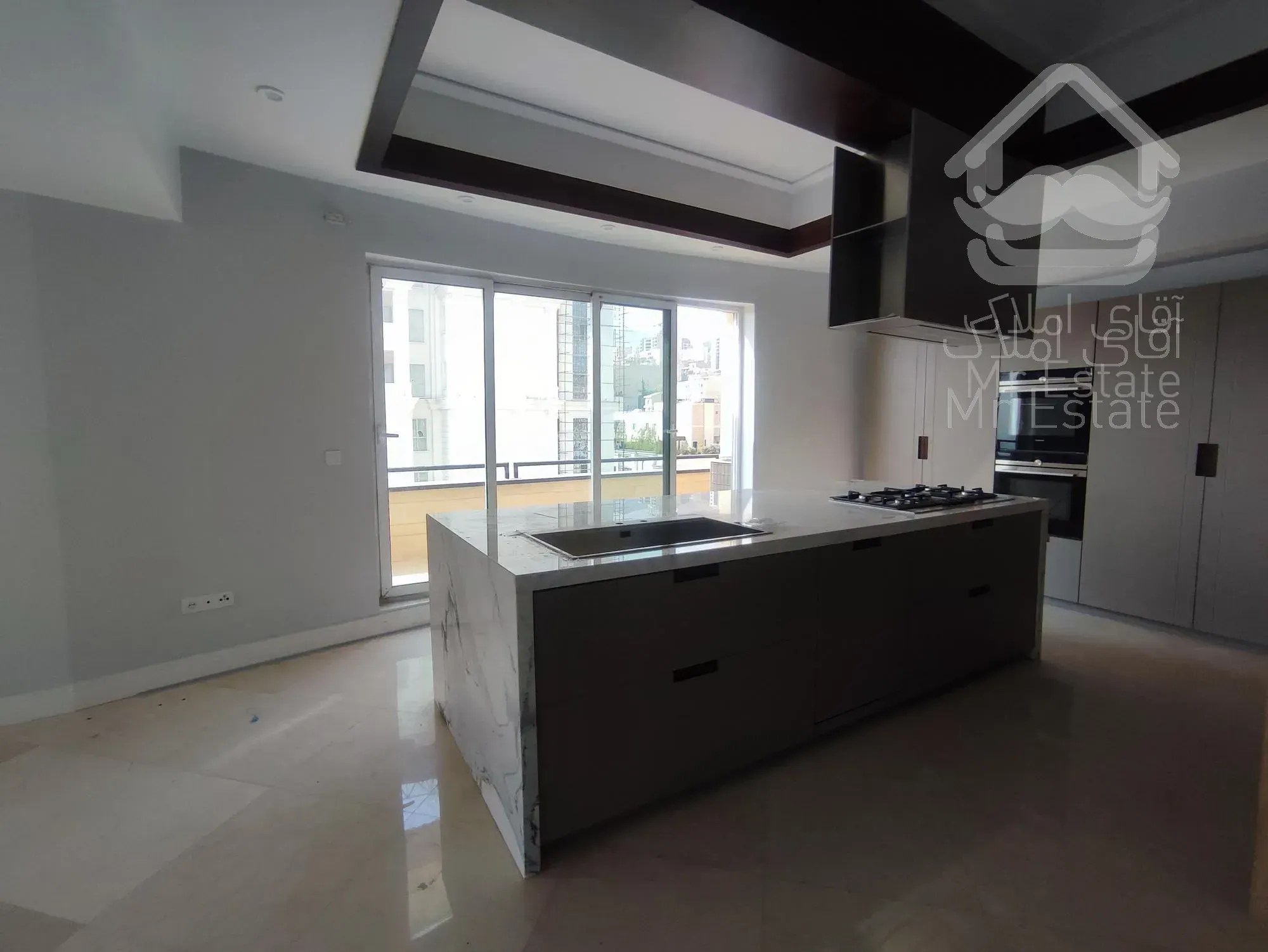 ولنجک/۲۴۰ متر با ۷۵ متر تراس بر فراز ابرها (راد)