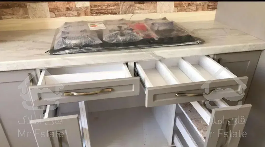 ۷۷ متر . فول امکانات . خ ولی عصر وردآورد