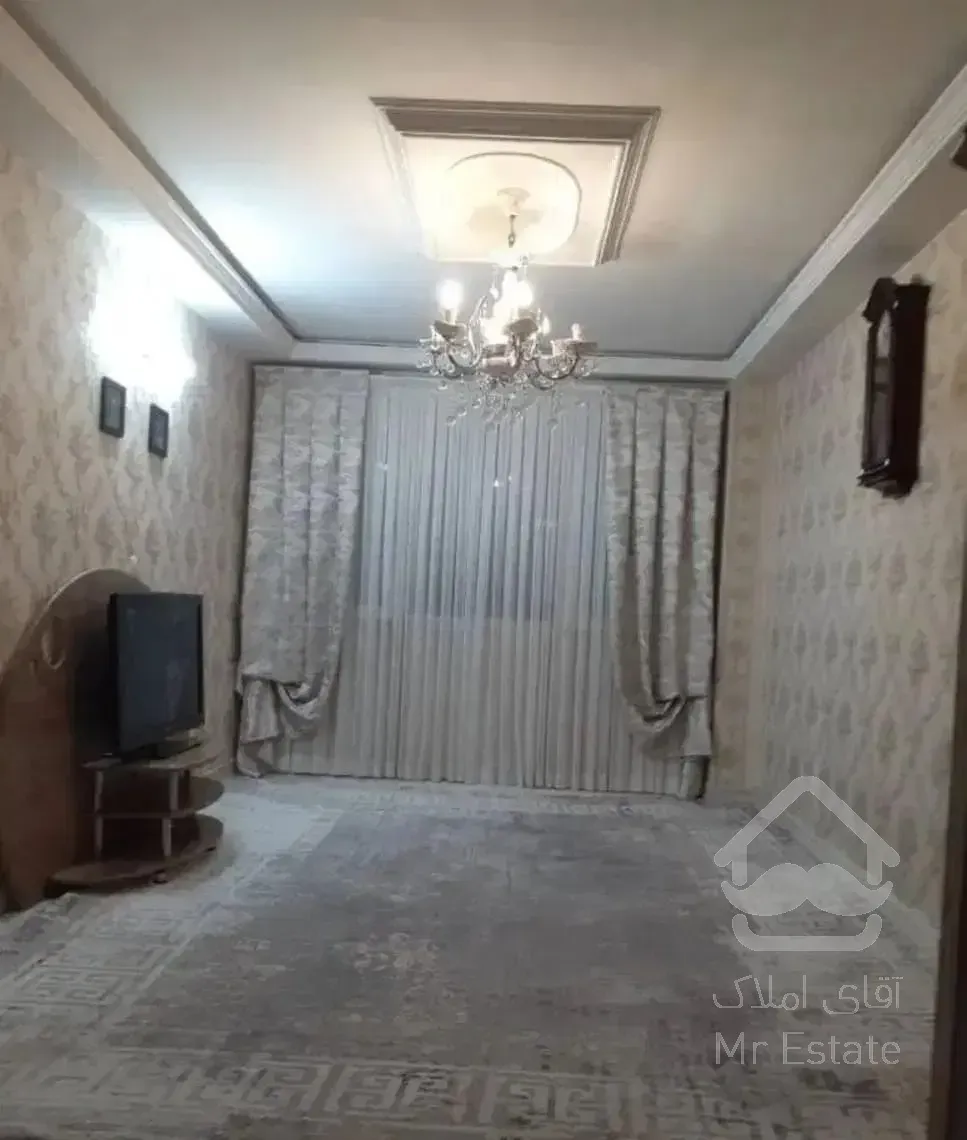 آپارتمان تک واحدی پارکینگ دار.مهراباد جنوبی