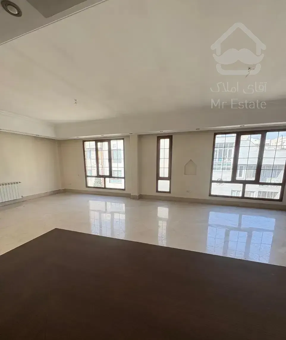 ۱۵۰متر۳خ/تکواحد/خیابان هخامنش/غرق نور واقعی/دیدنی