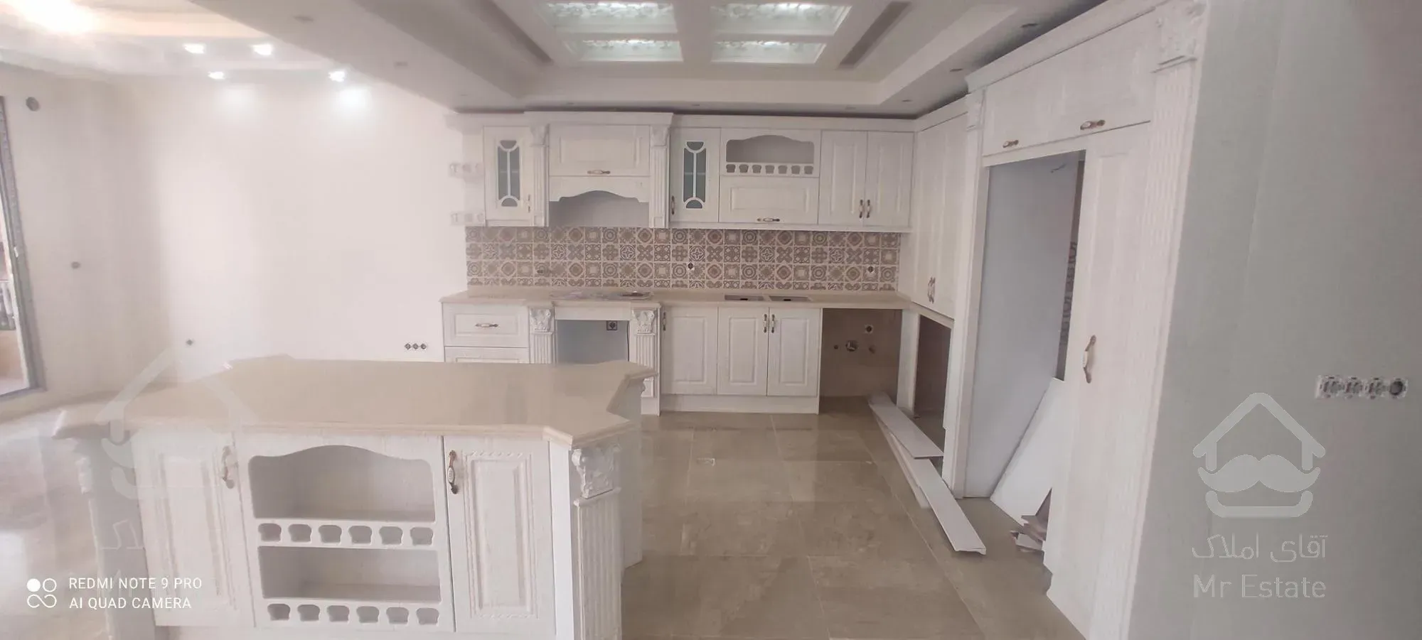 ۱۶۵ متر مرزداران / تک واحدی / بهترین طبقه / غرق نور