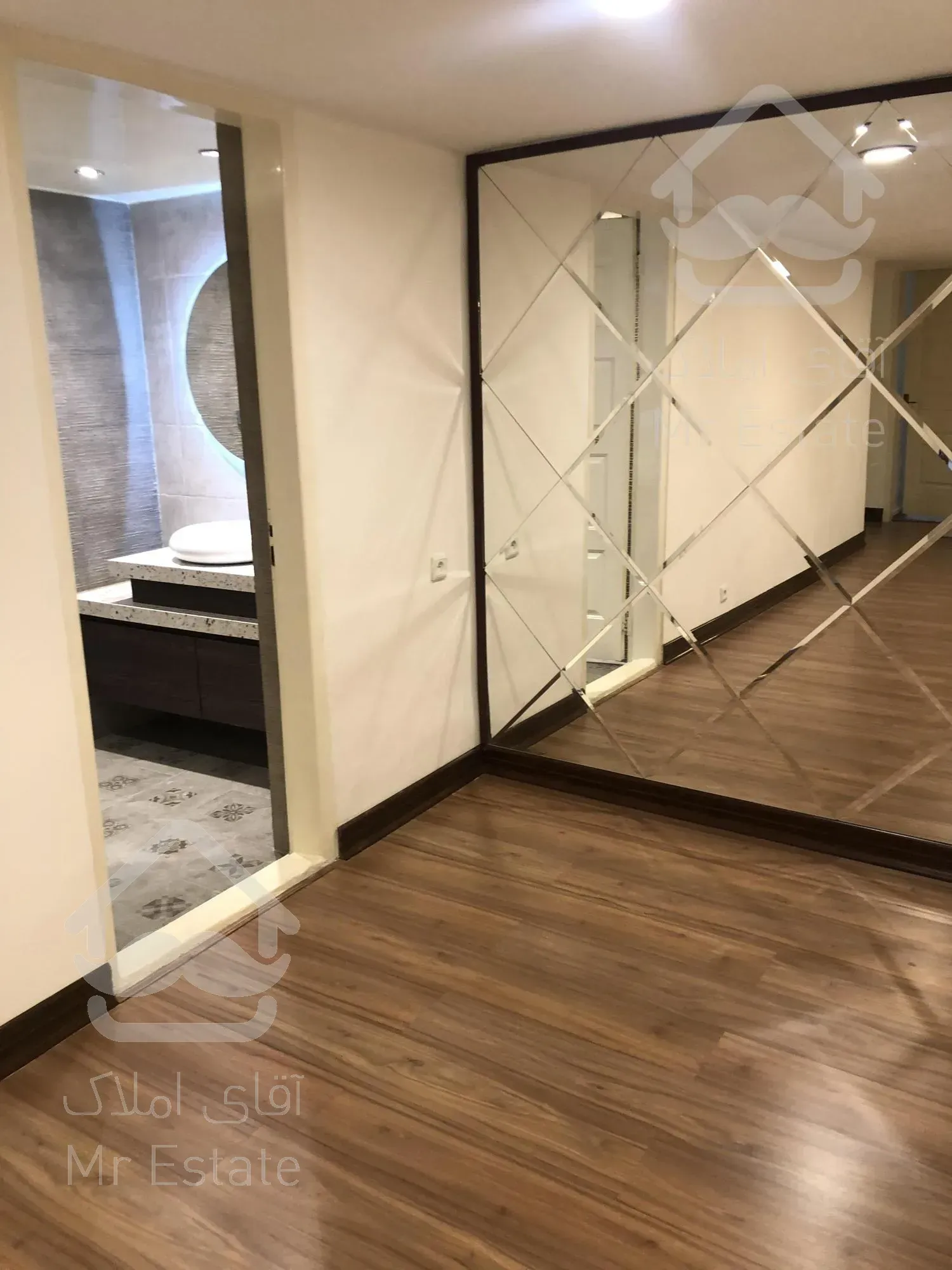 رهن و اجاره ویلایی ۲۲۰ متر ۳ خوابه نیاوران