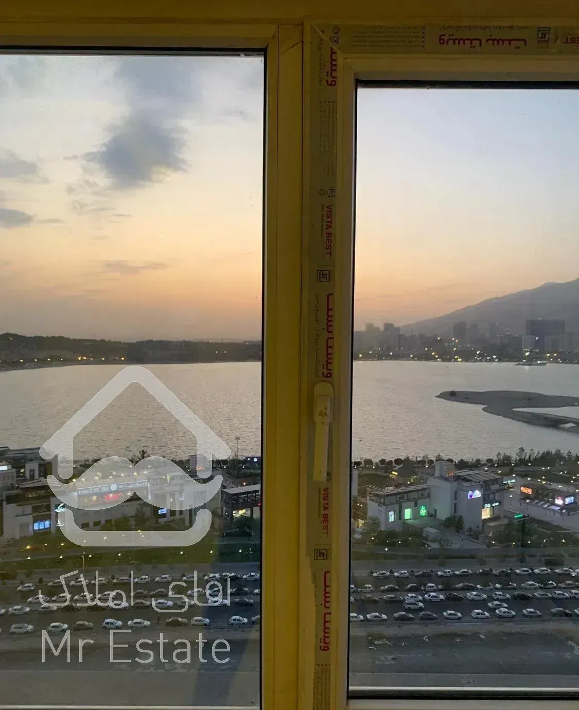 ۱۴۳ متری ویو کامل دریاچه و بام لند بدون مشرف