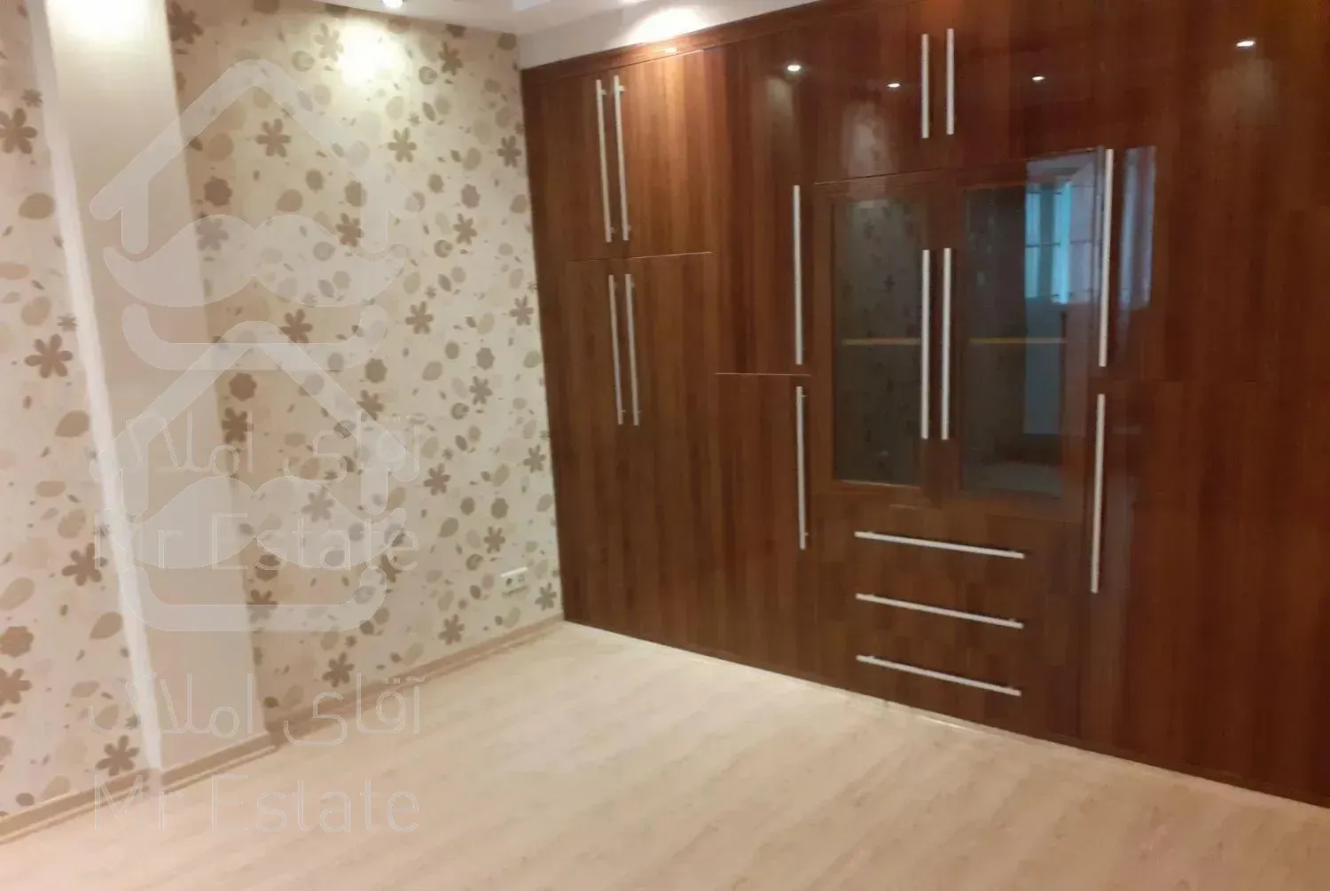 فرمانیه اندرزگو ۲ دو خوابه ۱۲۰ متری فروشی