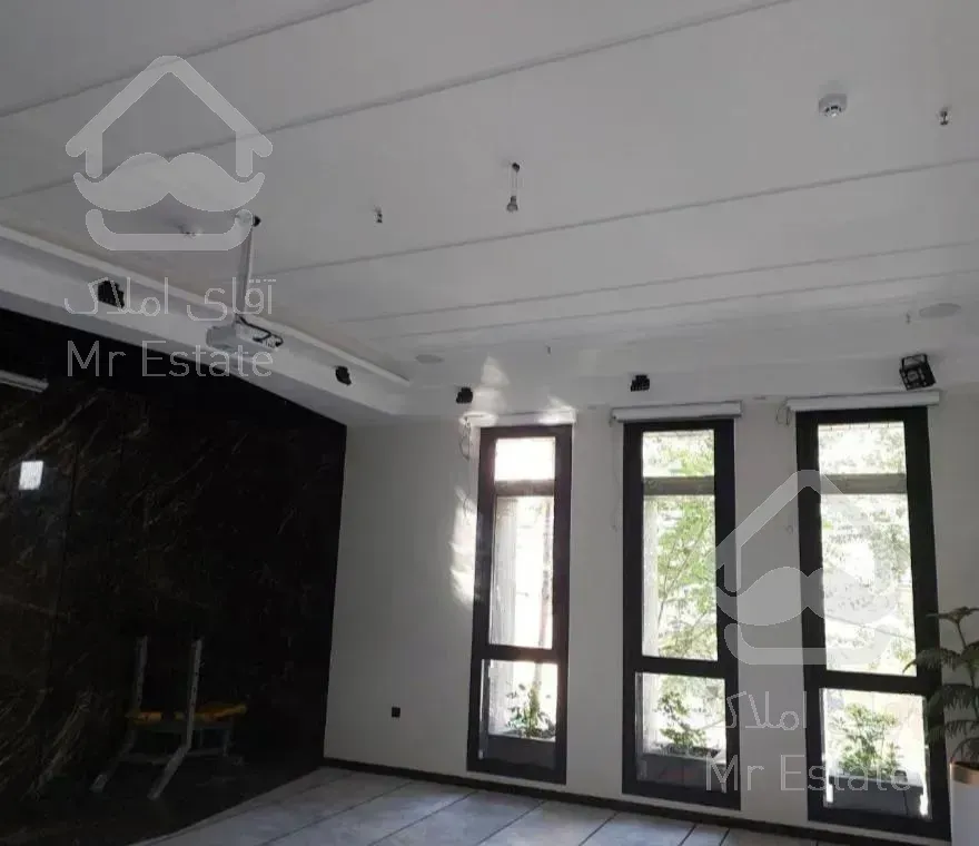 ۱۳۵ متر تکواحدی کلید نخورده