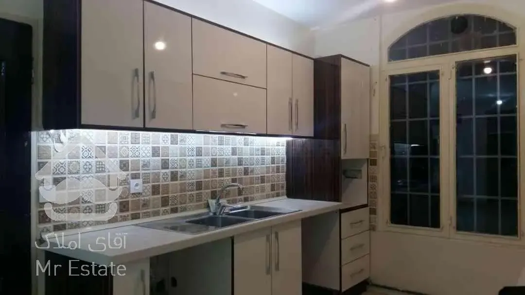 ۶۲ متر یک خوابه ؛ پلیس