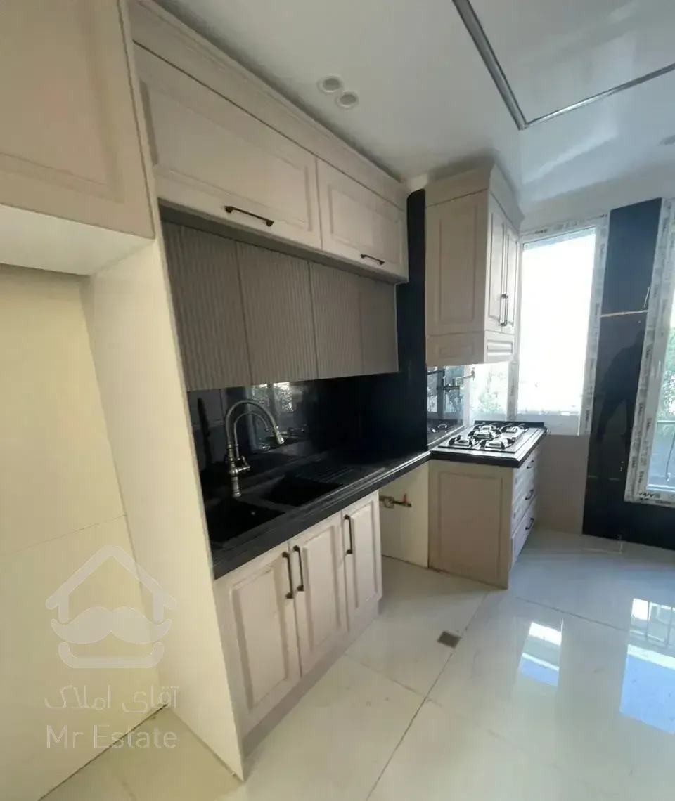 200متر ، جردن ولیعصر ، بقیمت پارسال