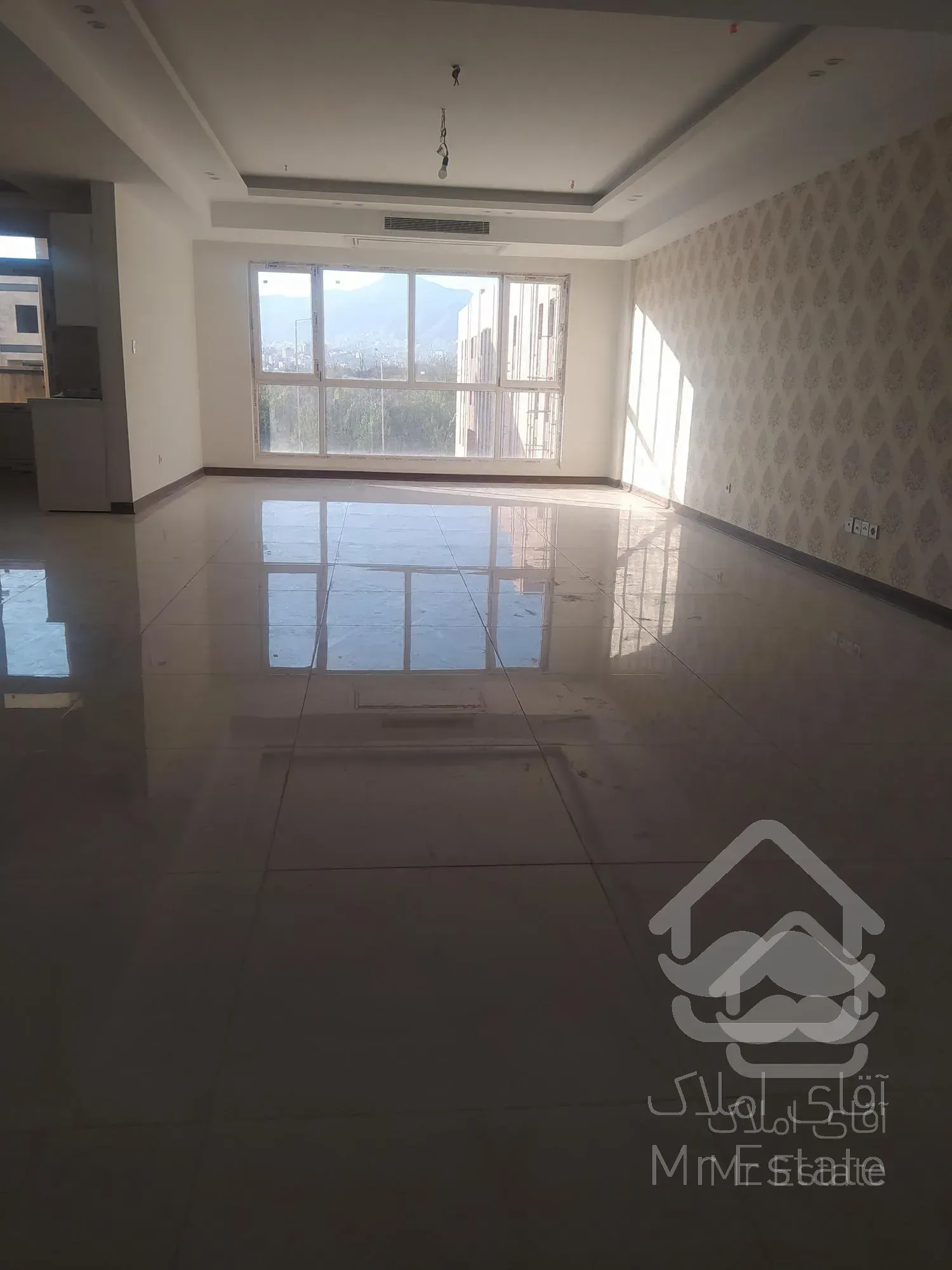 واحد ویودار ۱۳۰ متری ۲ خواب/در برج مجلل پاسداران