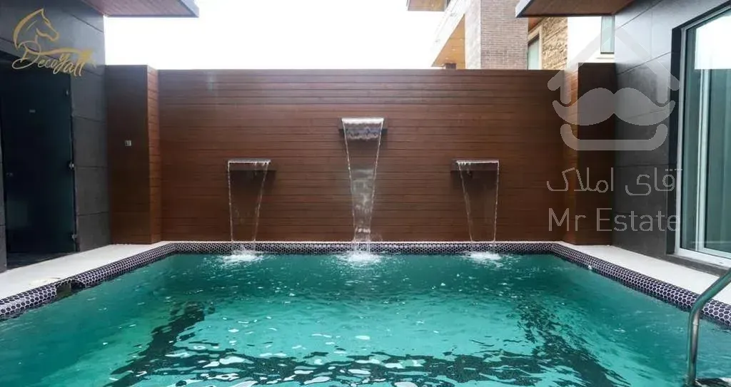 اینجا شمال نیس یک طبقه بالا تره