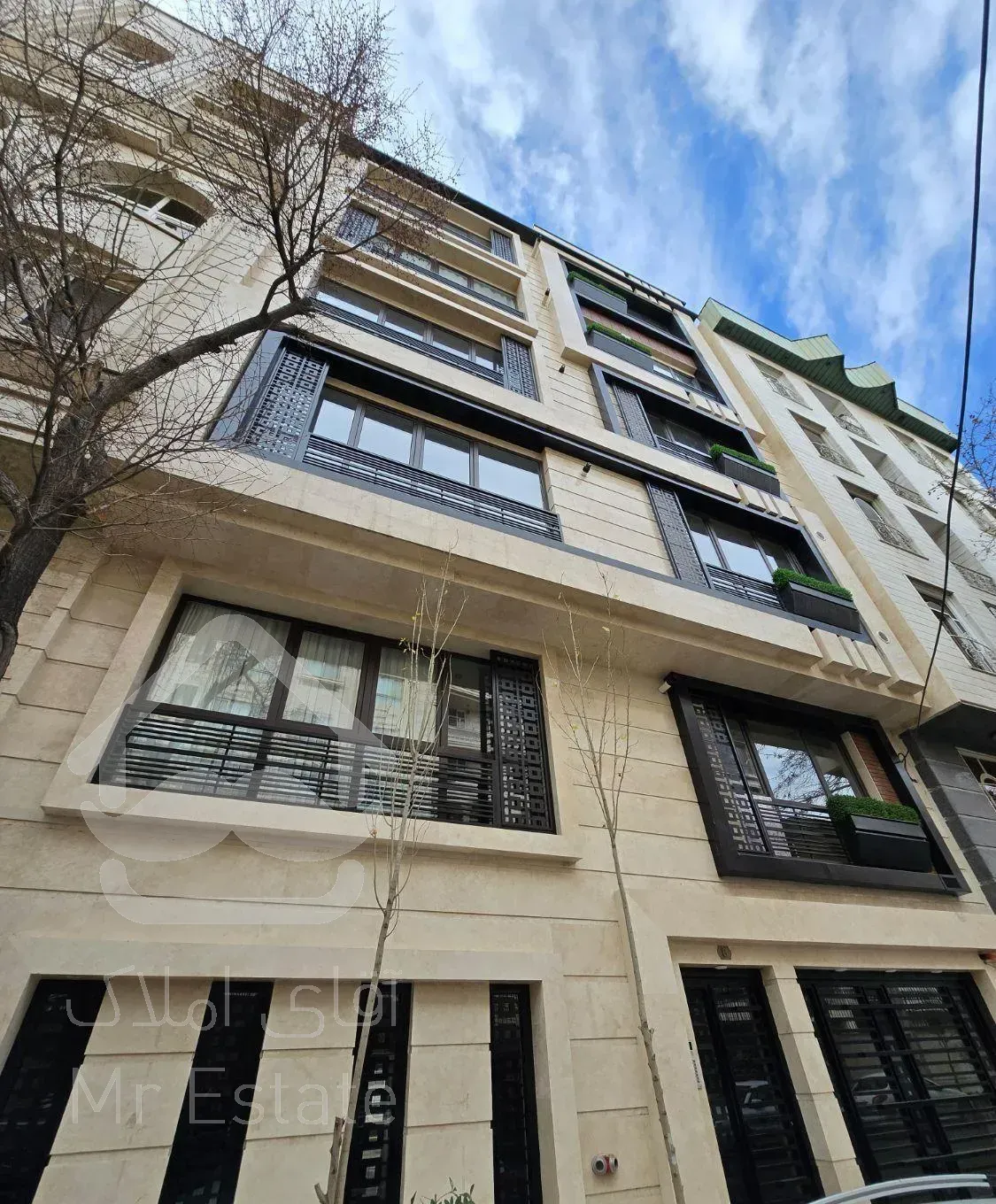 فروش آپارتمان ۲۳۵ متری ۳ خوابه در اباذر