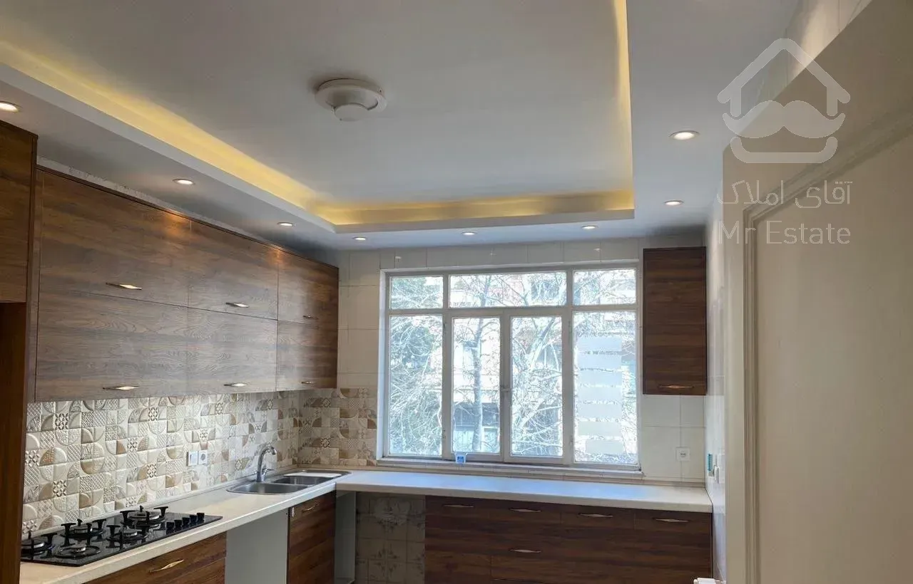 لارستان اپارتمان ۱۴۰ متر ۳ خواب تک واحدی