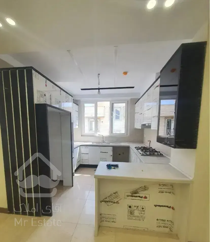 ۹۰متر/دوخواب/نوساز/لوکیشن بی نظیر /شمال ستارخان