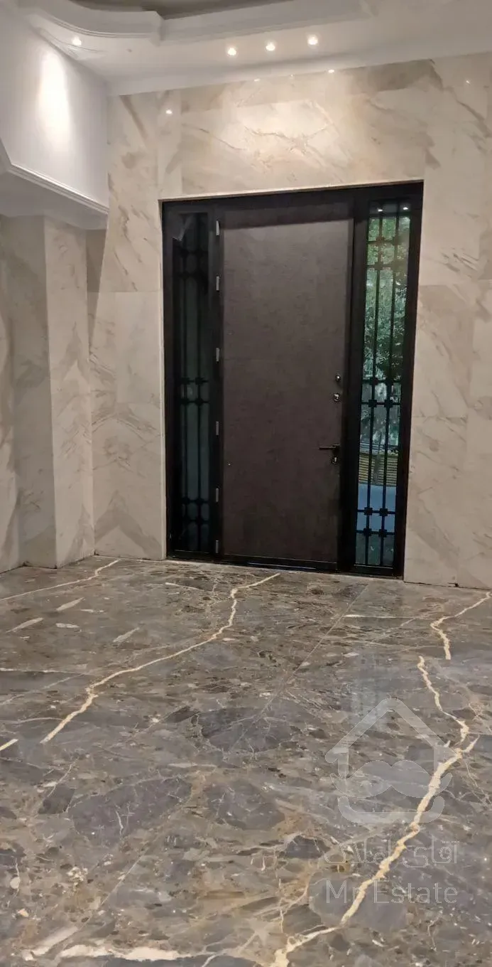 گاندی ۱۳۰متر ۳خواب کلیدنخورده