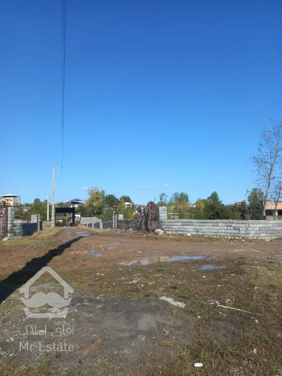 زمين قواره يك جنگل،تو شهركى،سنددارد،مناسب سرمايه گزارى