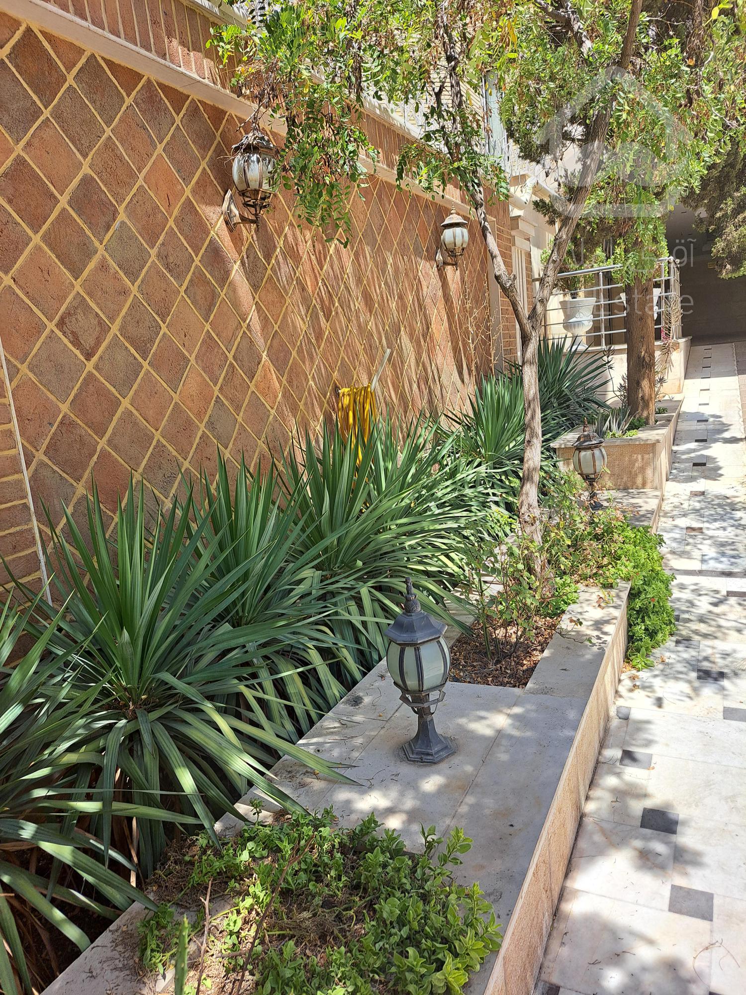 خرید آپارتمان /فول امکانات/صادقیه( فردوس شرق)