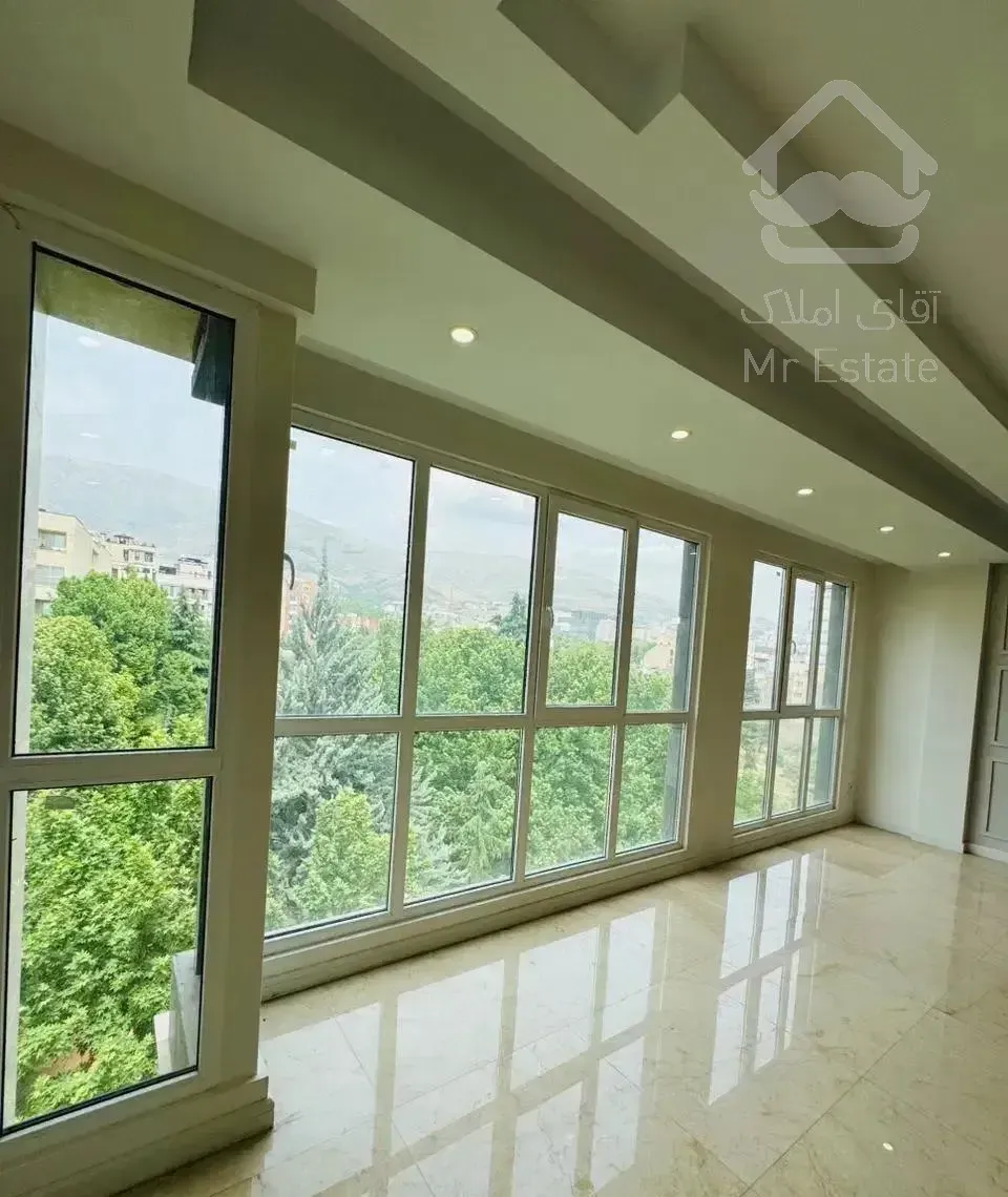 جمشیدیه نیاوران / 120متر /2پارکینگ/ویو ابدی/لاکچری